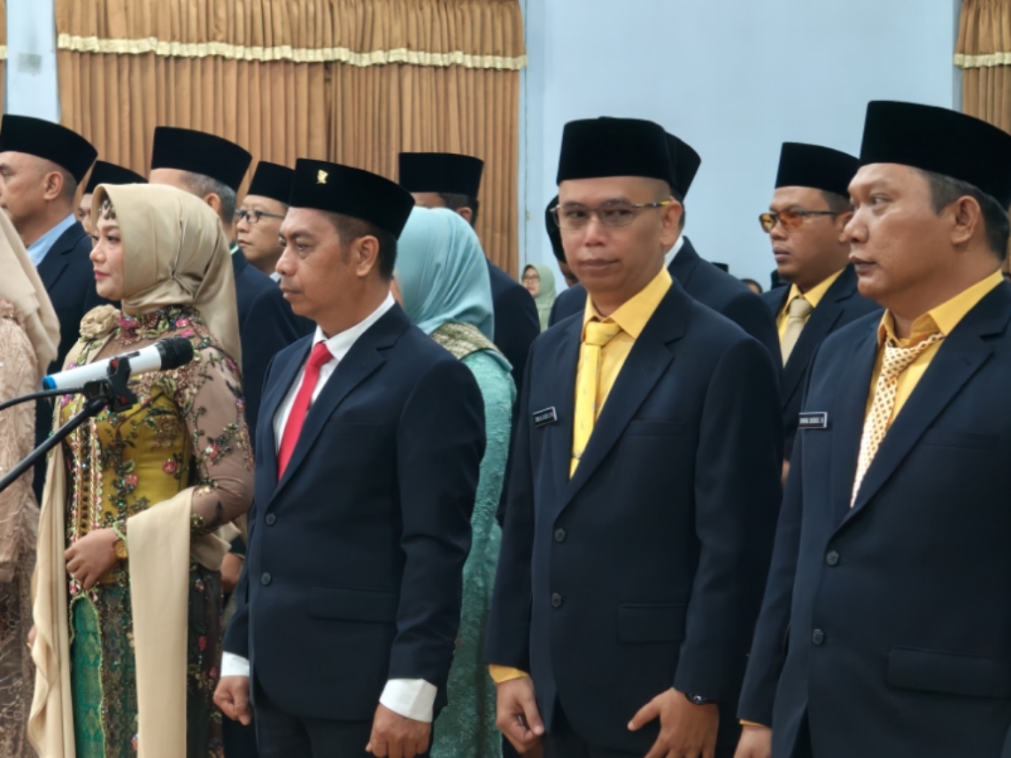 Danang Aji Saputra saat dilantik menjadi anggota DPRD Kabupaten Batang 2024-2029.