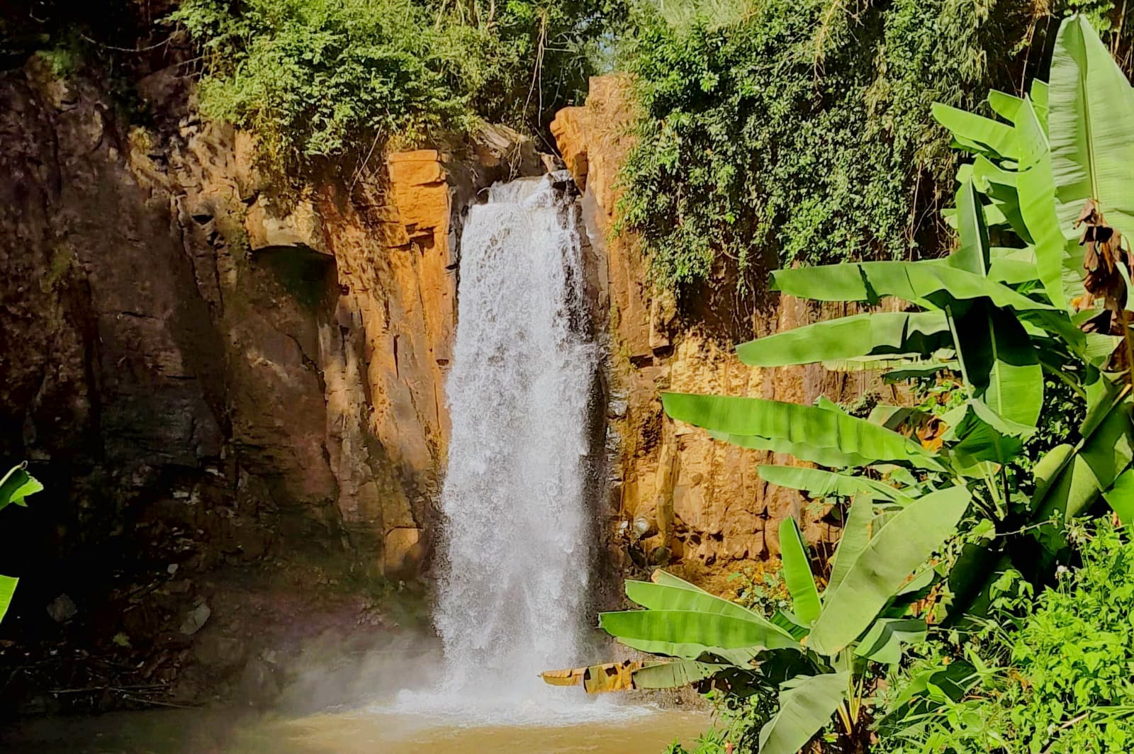 MENAWAN: Keindahan alami Curug Gombong di Desa Gombong Kecamatan Pecalungan sangat indah dan asri.