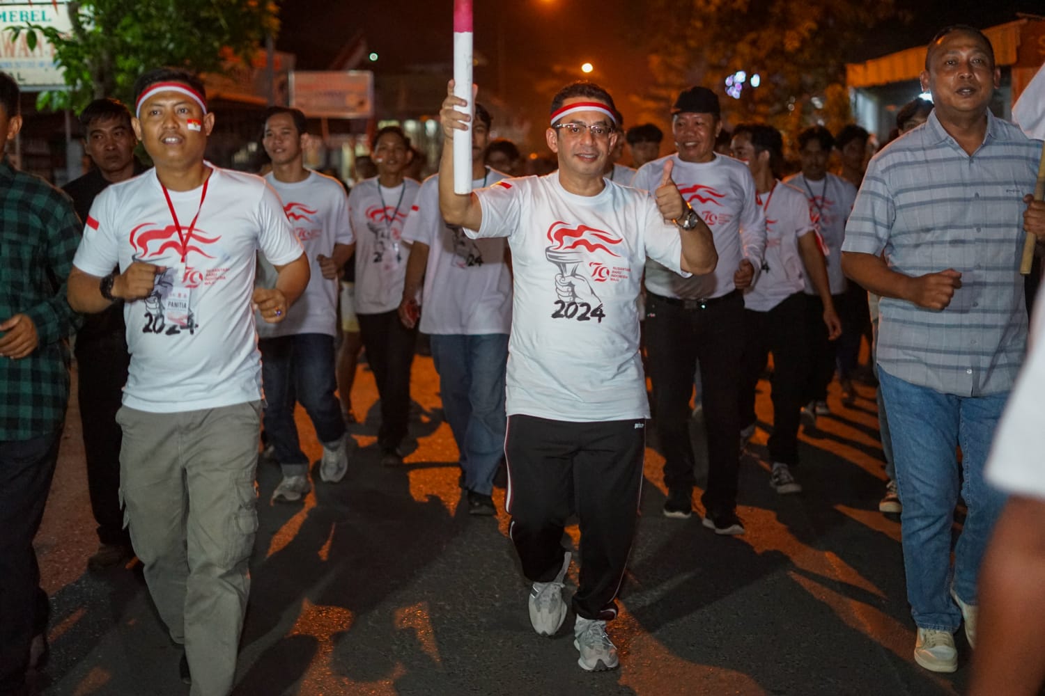 Anggota DPR RI 2024-2029 terpilih, Rizal Bawazier, saat mengikuti Lomba Estafet Obor di Kecamatan Comal, Kabupaten Pemalang.