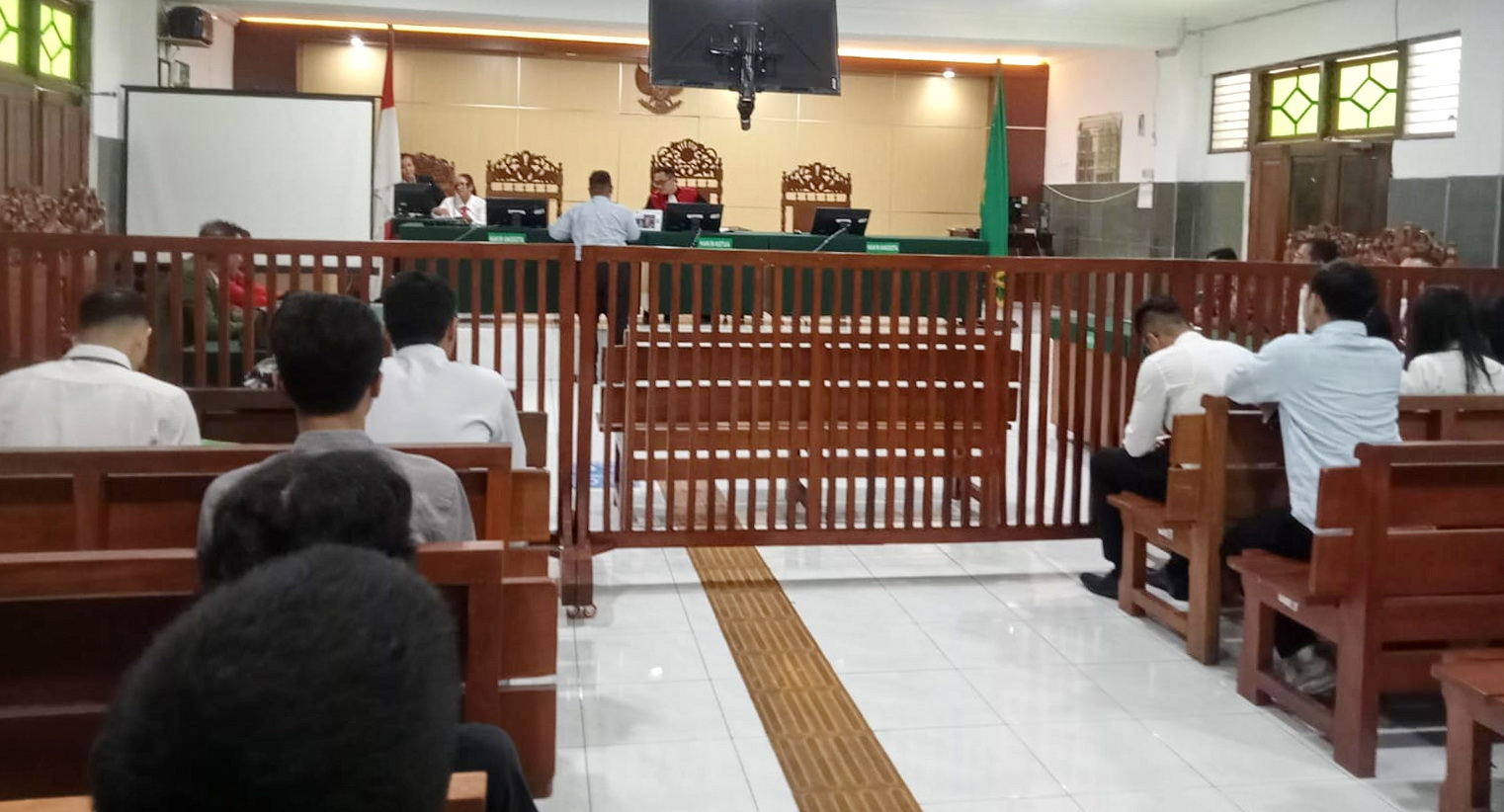 SIDANG: Tim Kuasa Hukum Bintang Karinah Asi saat mengikuti sidang pra Peradilan penetapan tersangka di PN Pekalongan, Senin (23/9/2024).