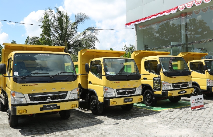 ANDALAN : PT Krama Yudha Tiga Berlian Motors (KTB), distributor resmi Mitsubishi Fuso Truck and Bus Corporation (MFTBC) di Indonesia dengan produk andalan Fuso.