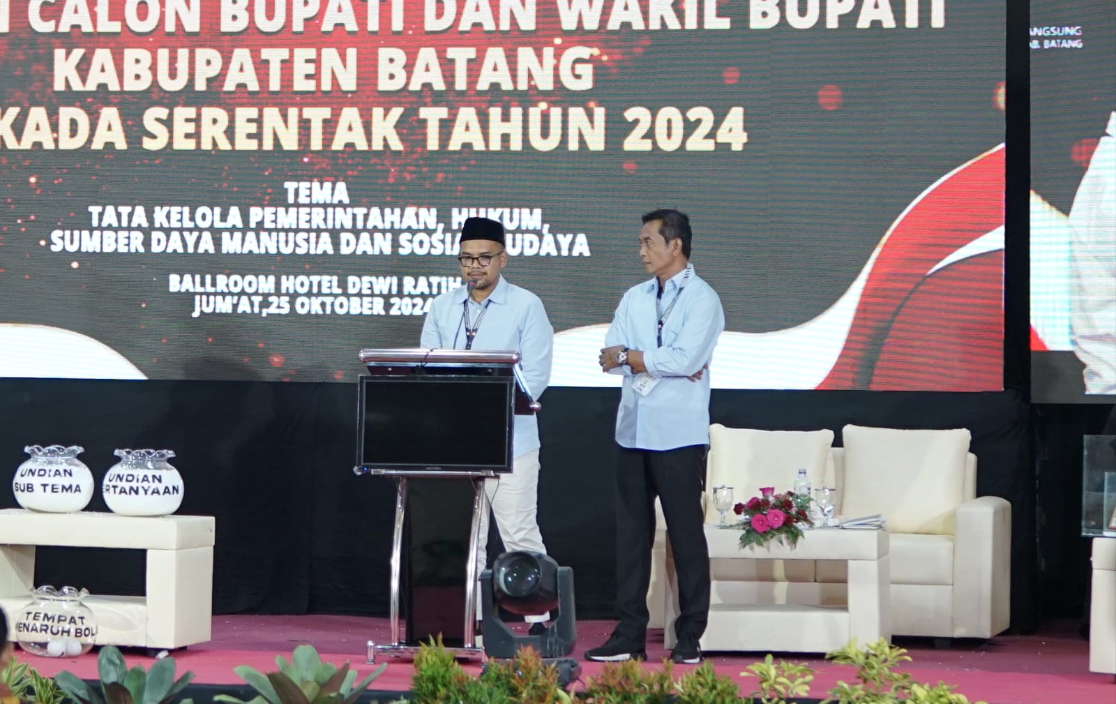 Paslon Faiz-Suyono saat debat perdana KPU Kabupaten Batang 25 Oktober 2024 lalu.