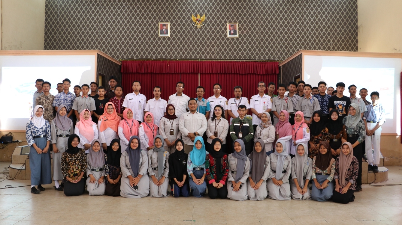 MENGAJAR: Sesi BEST Class hadir di SMKN 1 Kandeman.