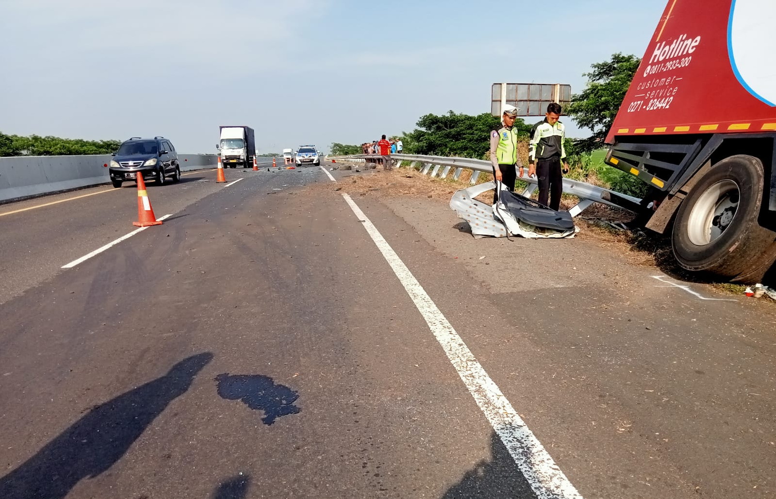 LOKASI KECELAKAAN - Bahu jalan di jalur A KM 315+900 tol Trans Jawa, Pemalang,  lokasi kecelakaan maut kru TV One, Kamis (31/10/2024).