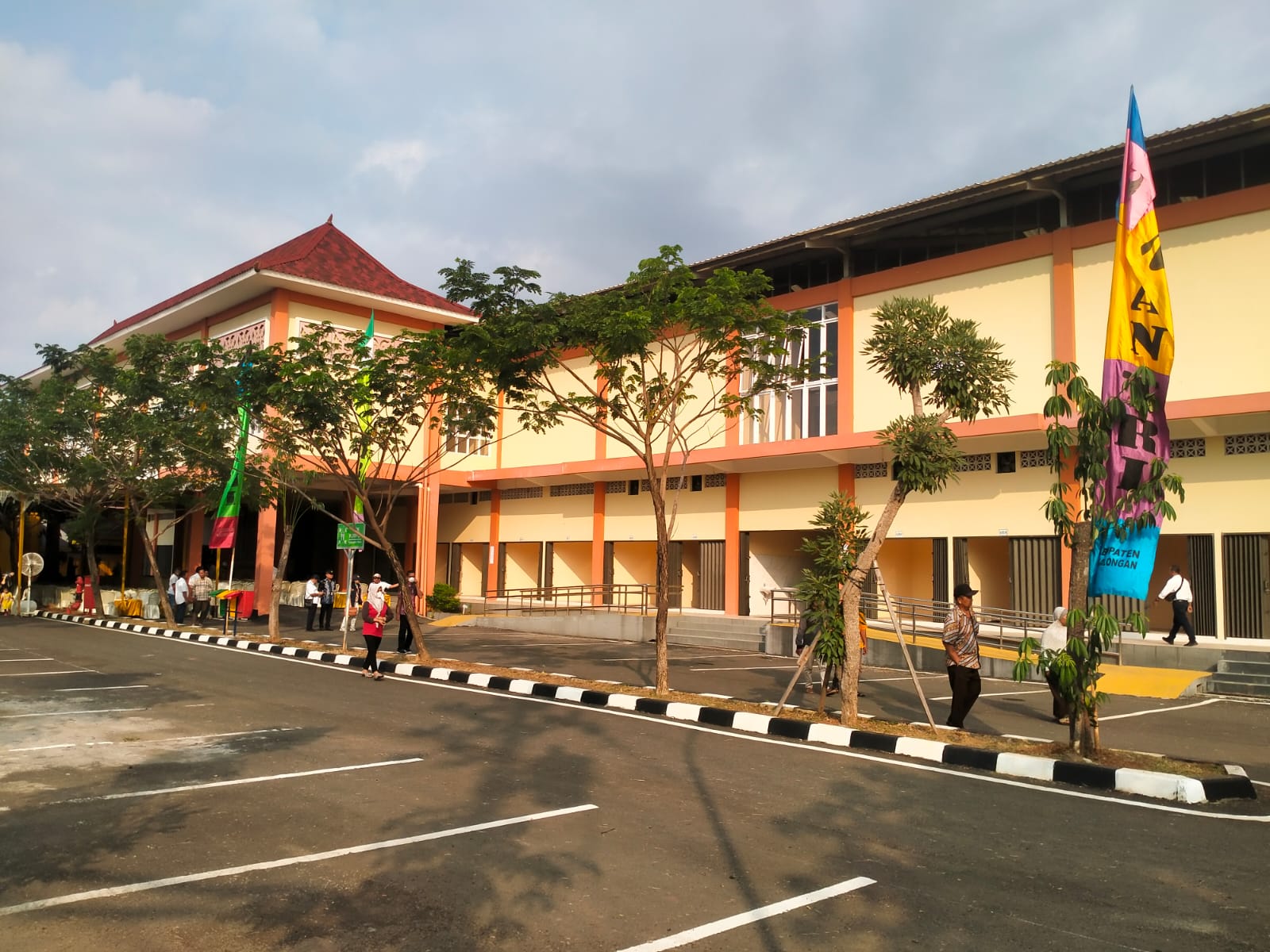 RETRIBUSI: Salah satu lahan parkir di kawasan Pasar Wiradesa Kabupaten Pekalongan.