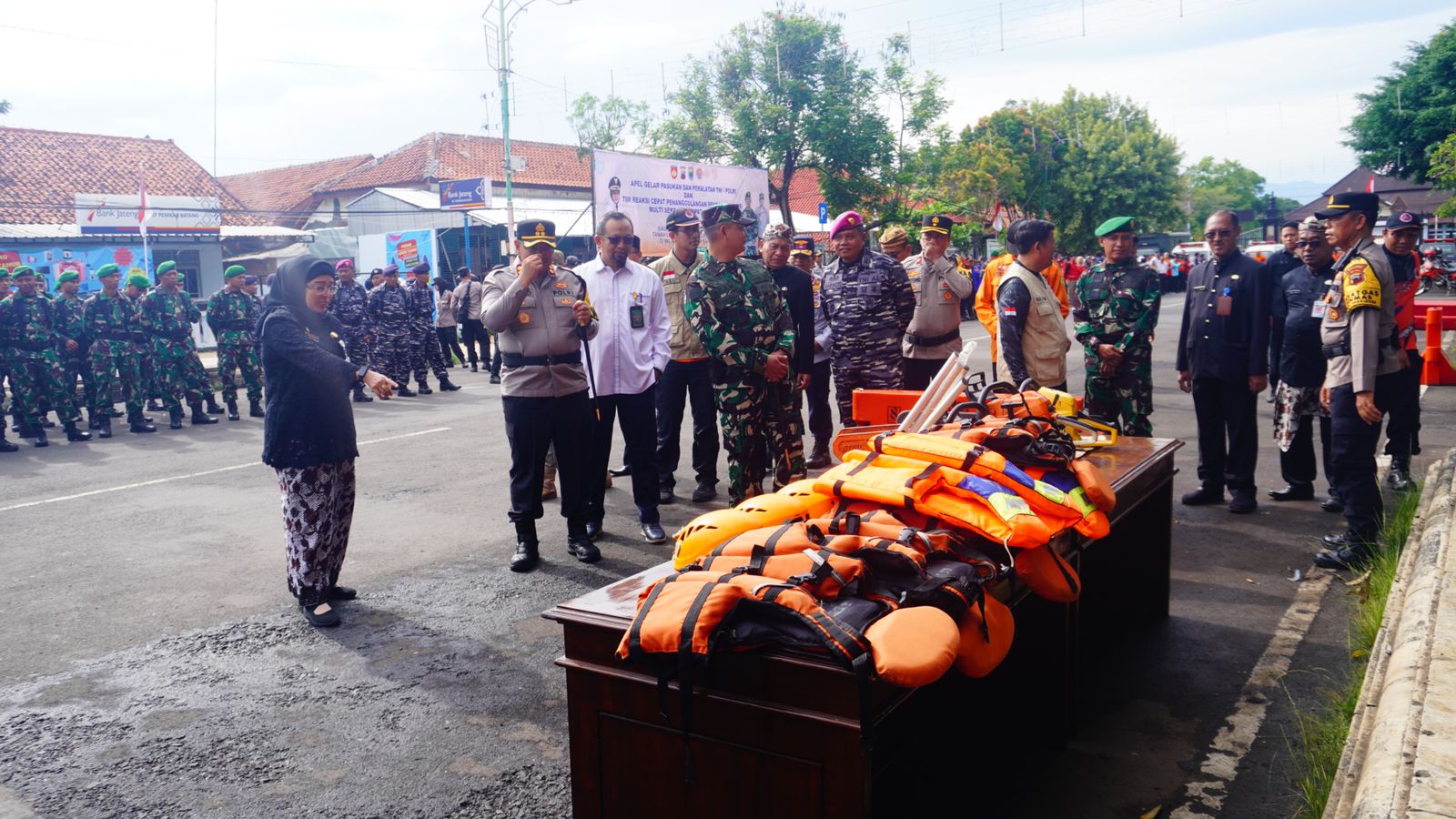 SIAGA: Suasana apel kesiapsiagaan dalam penanggulangan bencana di Kabupaten Batang.