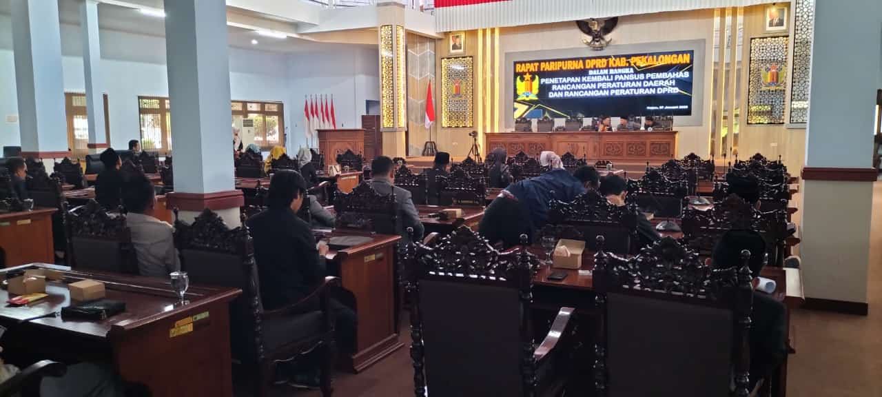 PARIPURNA: Rapat Paripurna DPRD Kabupaten Pekalongan dalam rangka pembentukan dan menetapkan kembali panitia khusus (pansus), Selasa (7/1/2025).