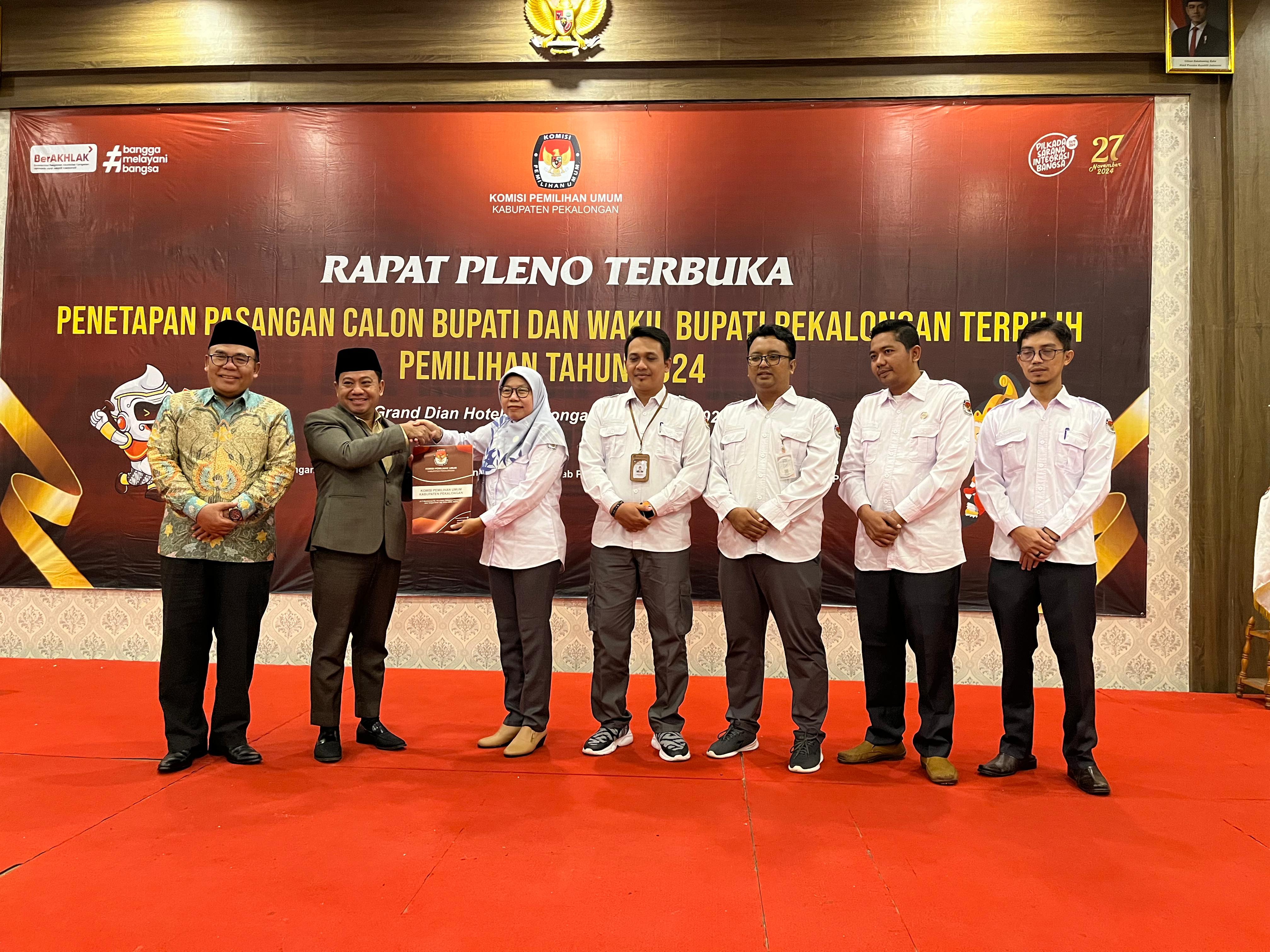 TERPILIH: Sukirman saat hadir di Rapat Pleno Terbuka Penetapan Bupati-Wakil Bupati Pekalongan Terpilih, Kamis (9/1/2025).