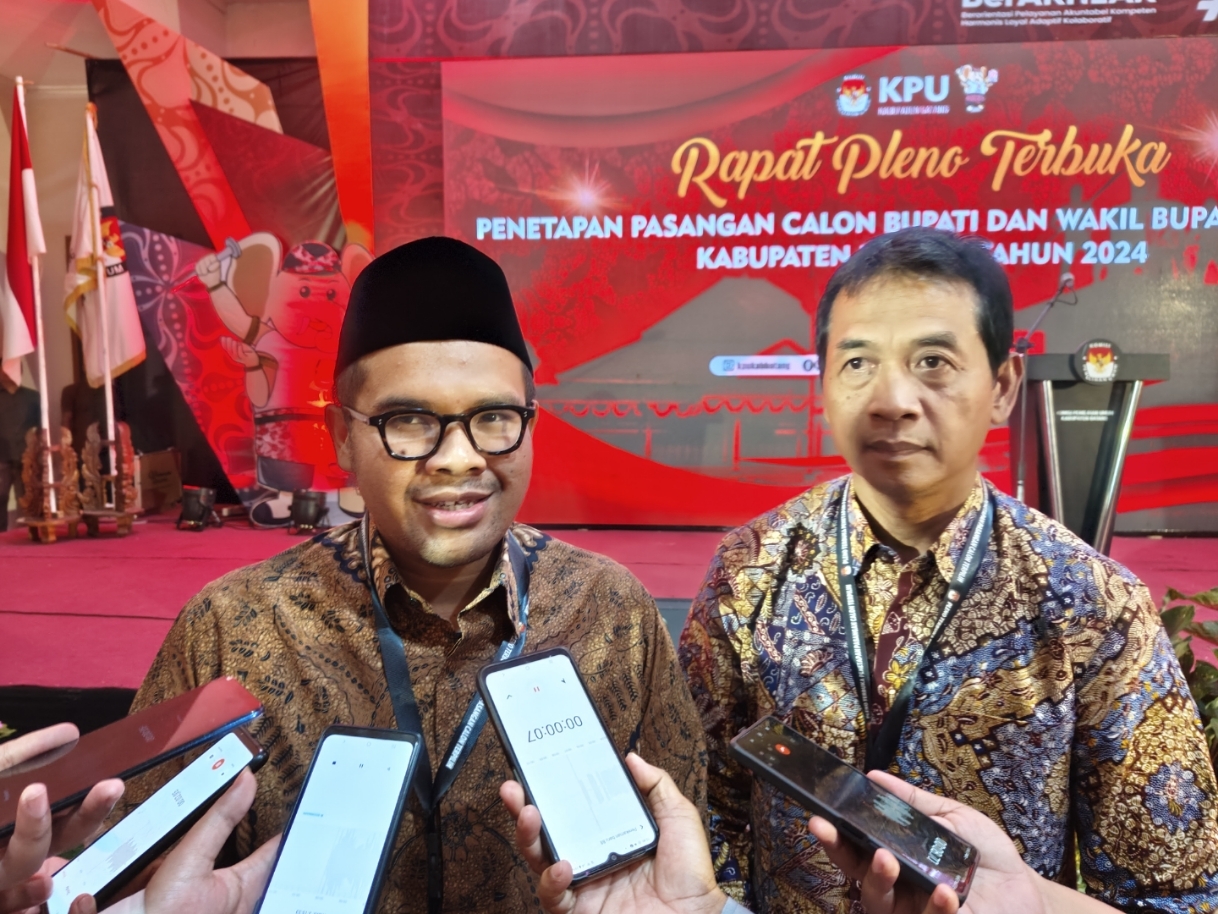 Bupati Terpilih Kabupaten Batang, Faiz Kurniawan, bersama wakilnya Suyono.