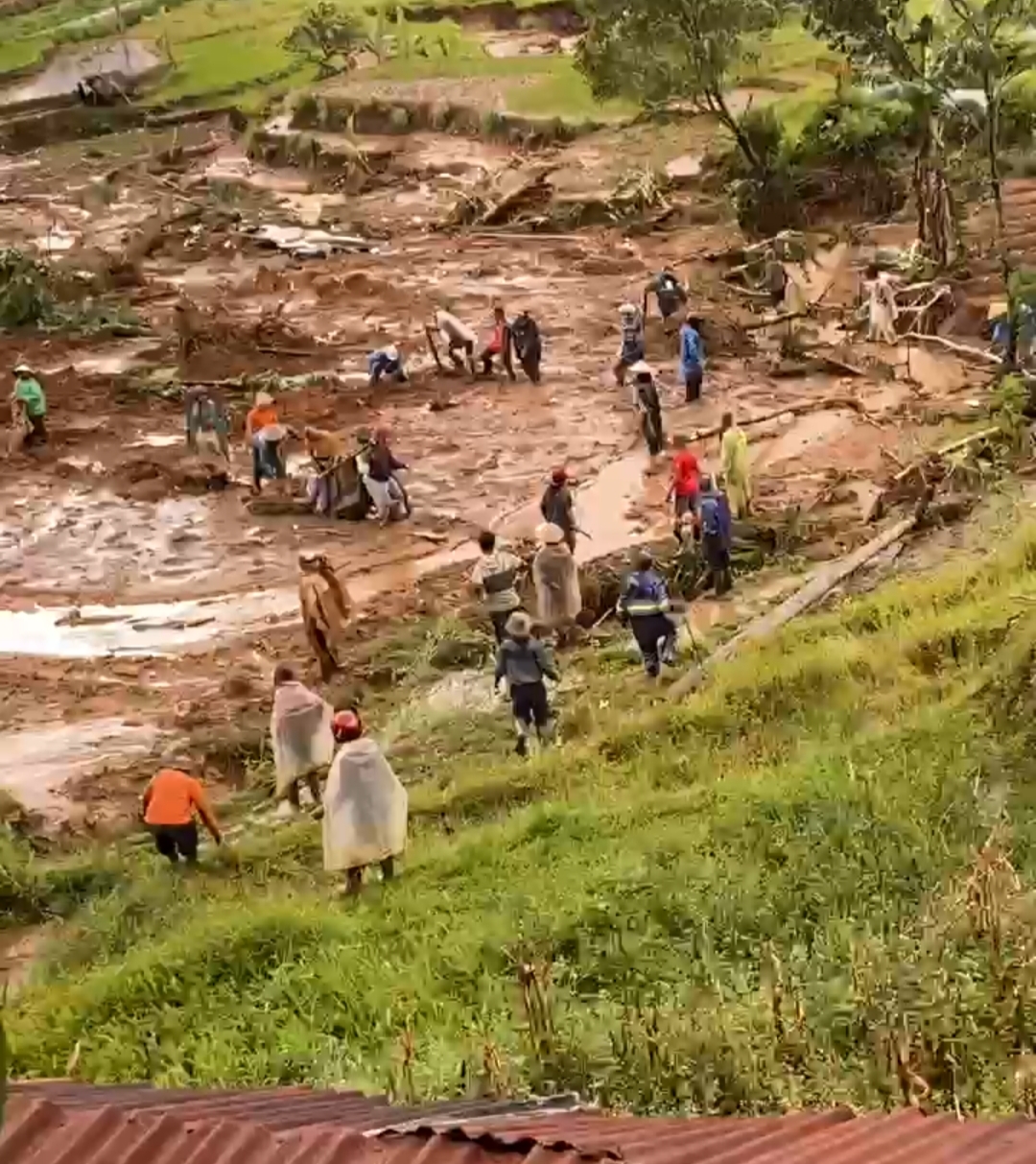LONGSOR: Kondisi Petungkriyono, Kabupaten Pekalongan, Selasa (21/1/2025) usai malamnya diterjang longsor.