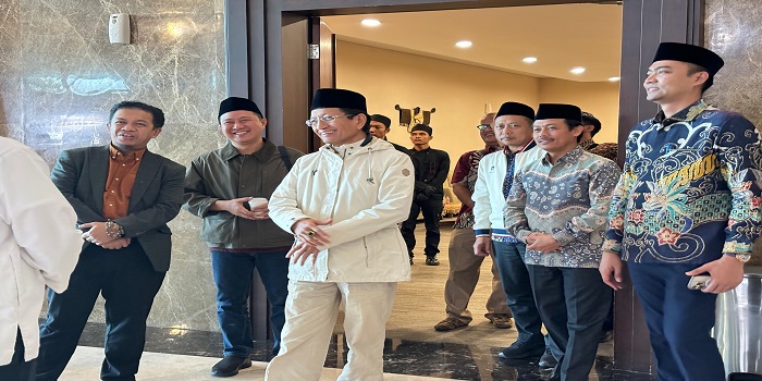 PERSIAPAN HAJI : Menteri Agama Nasaruddin Umar setibanya di Bandara Soekarno-Hatta usai kunjungan kerjanya ke Arab Saudi dalam rangka persiapan penyelenggaraan ibadah haji 1446H/2025M.