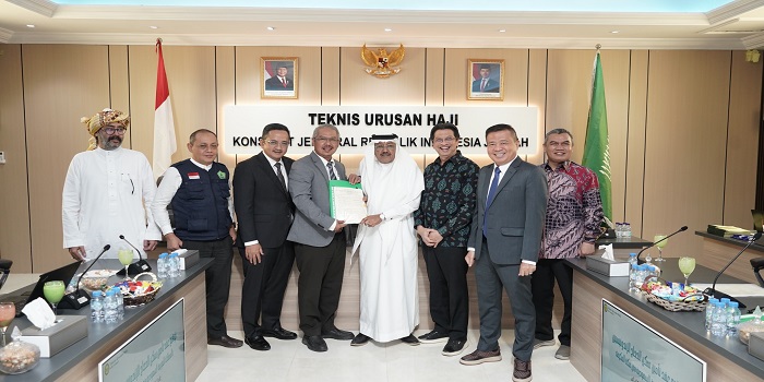 TANDA TANGAN KONTRAK : KUH pada KJRI Jeddah melaksanakan penandatanganan kontrak dengan 40 penyedia layanan di Arab Saudi.