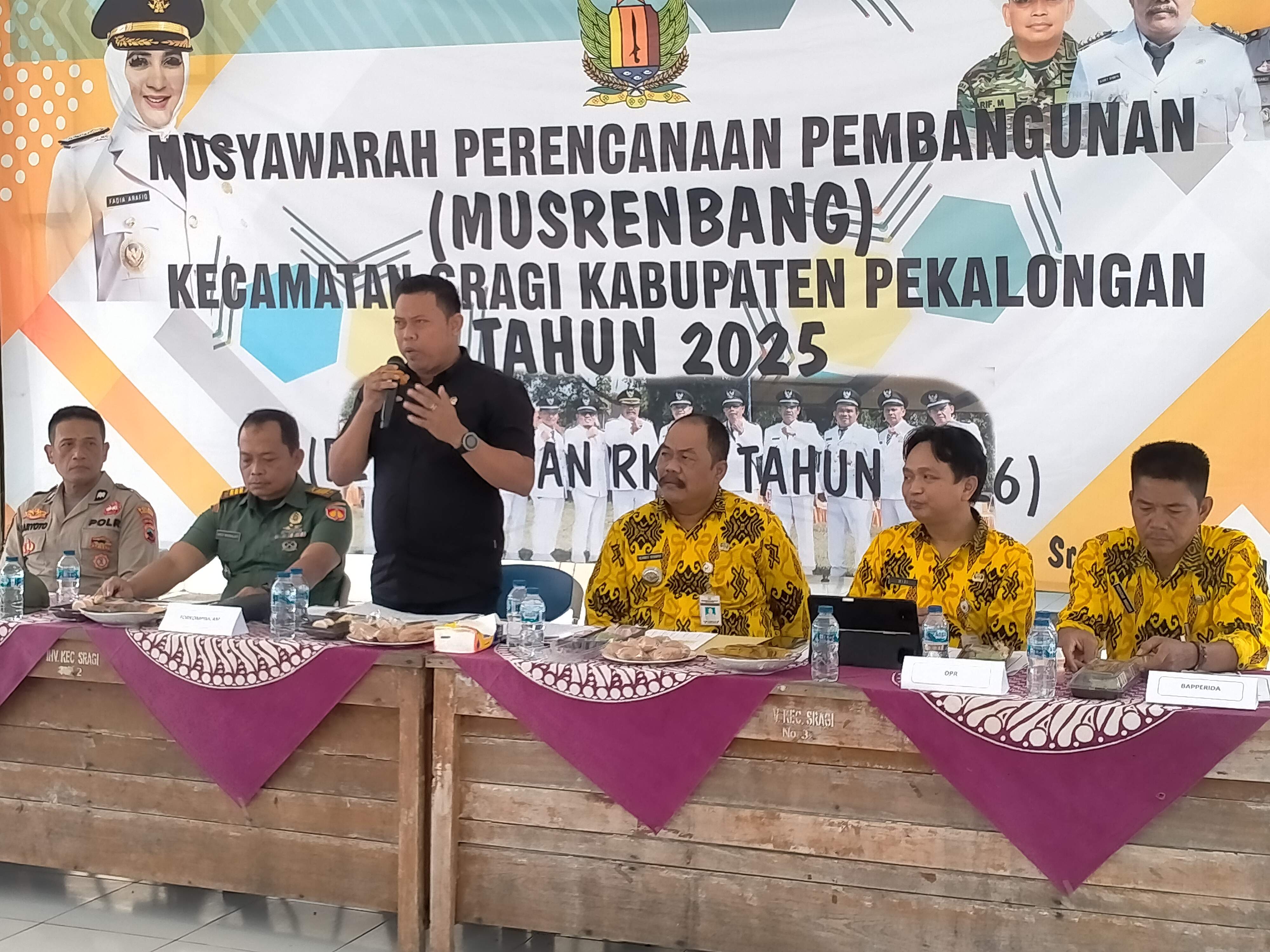MUSRENBANG: Wakil Ketua DPRD Kabupaten Pekalongan Ruben Prabu Faza saat menghadiri musrenbang Kecamatan Sragi, Selasa (11/2/2025).