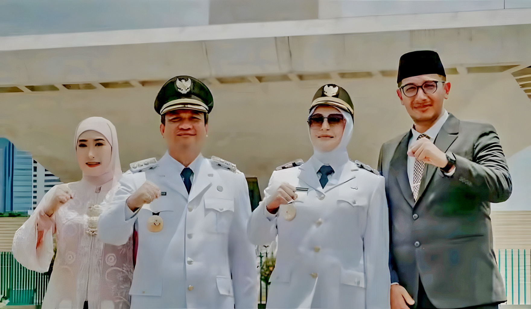 BERFOTO BERSAMA - Wali Kota dan Wakil Wali Kota Pekalongan terpilih, Achmad Afzan Arslan Djunaid (Aaf) dan Balgis Diab, berfoto dengan latar Monas, Kamis 920/2/2025).