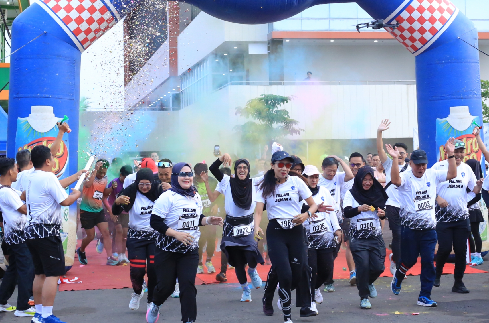 SERU: Keseruan acara Syukuran 1st Anniversary Pelari Jenaka RSUD Kajen Running Community, di titik start-finis, halaman RSUD Kajen, Sabtu (22/2/2025).