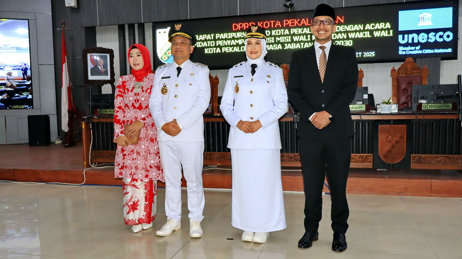 KOMPAK- Ketua DPRD Kota Pekalongan berfoto bersama Walikota Pekalongan HA Afzan Arslan Djunaid dan Wawalkot Hj Balgis Diab.