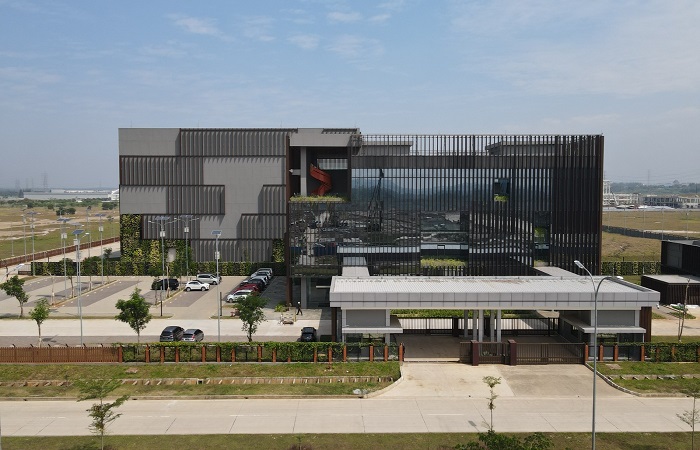 DATA CENTRE AI : Gedung data  centre NeutraDC anak perusahaan PT Telkom Indonesia.