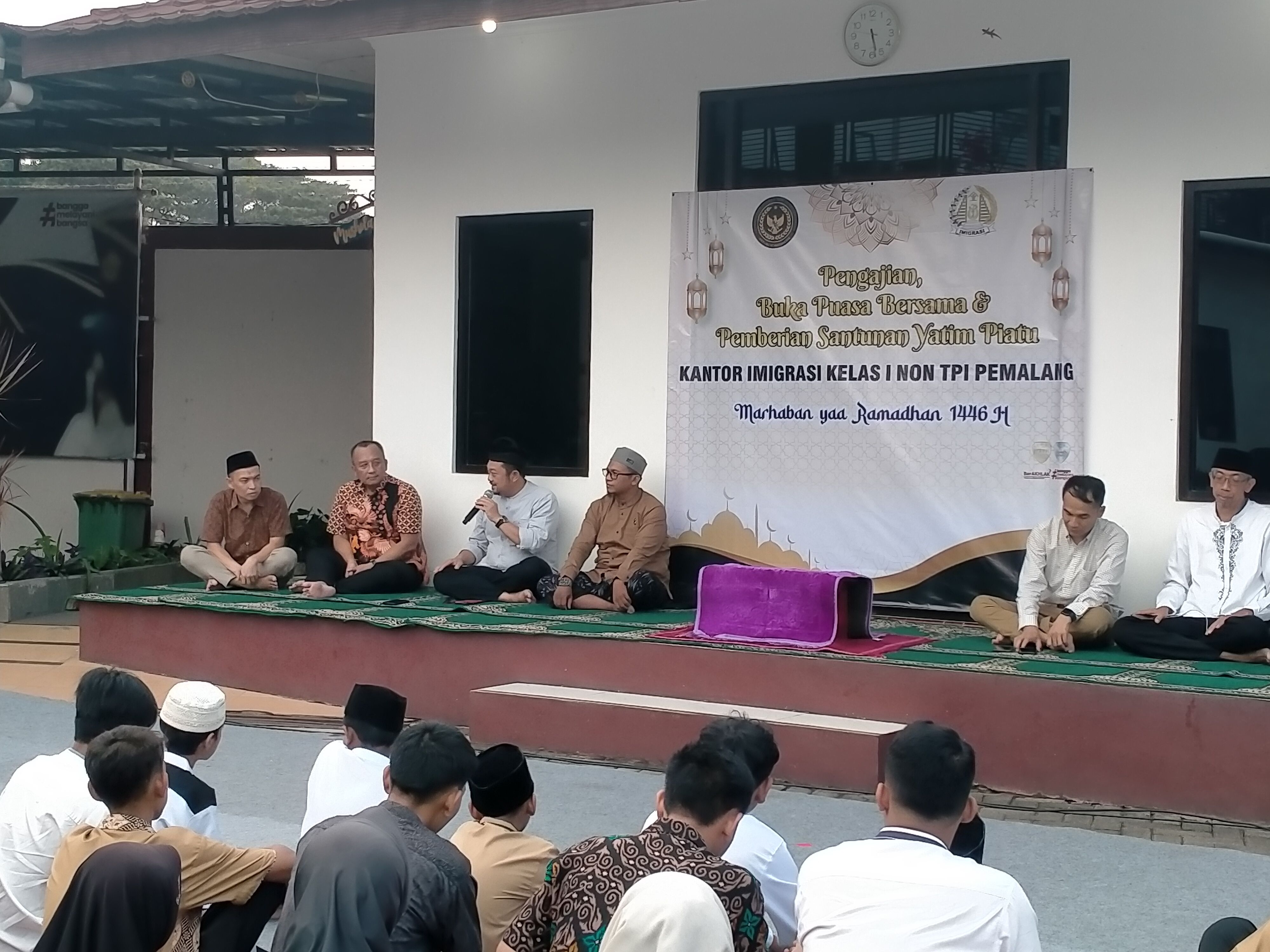 RAMADAN BERKAH: Kantor Imigrasi Kelas I Non TPI Pemalang menggelar berbagi takjil, pengajian, dan santunan anak yatim, Kamis (13/3/2025).