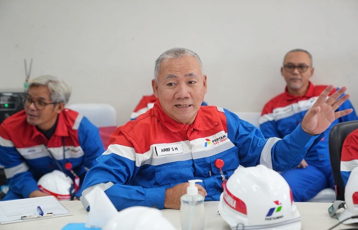 PASTIKAN PASOKAN GAS BUMI : Direktur Utama PGN Arief S. Handoko saat Management Walkthrough (MWT) di ORF Tambakrejo.