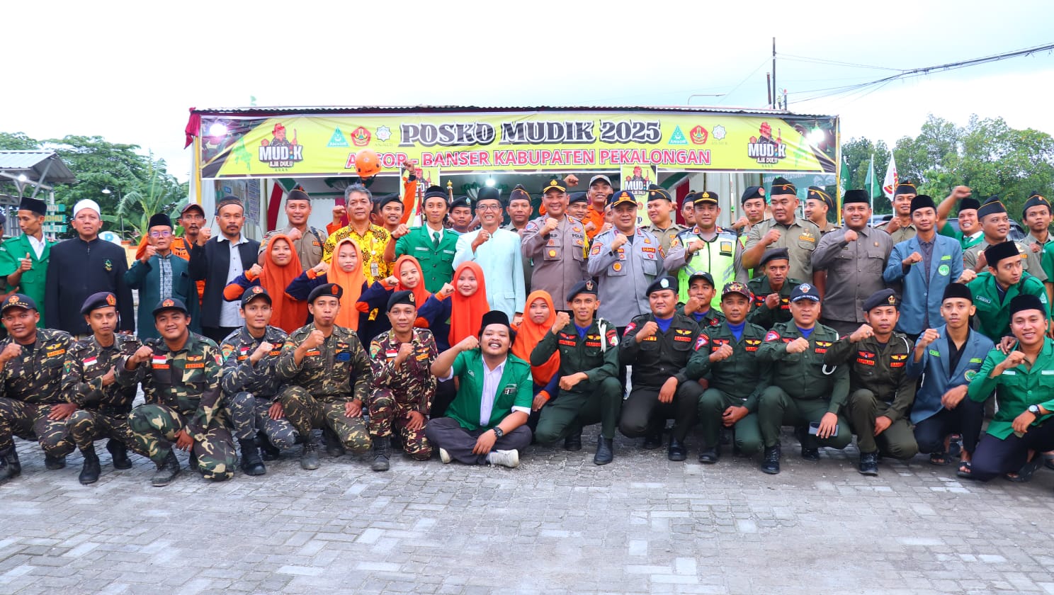 POSKO MUDIK: Peresmian Posko Mudik Banser di jalur pantura Desa Rembun, Kecamatan Siwalan, Kabupaten Pekalongan, Selasa (25/3/2025).