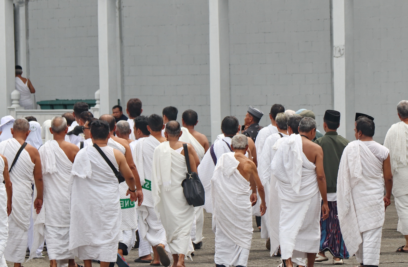 MANASIK - Calon jamaah haji Indonesia saat manasik Haji dan Umroh.