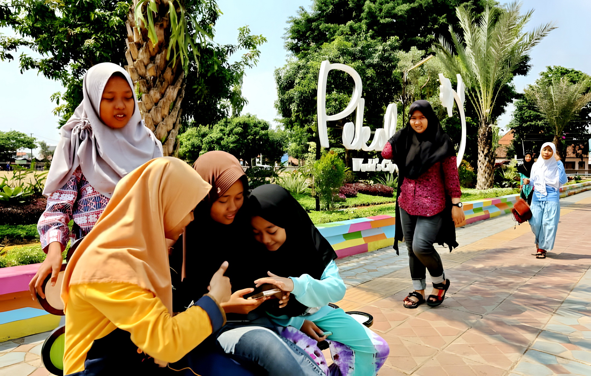 BERSANTAI - Alun-alun Kota Pekalongan, cocok untuk bersantai dan berwisata gratis.