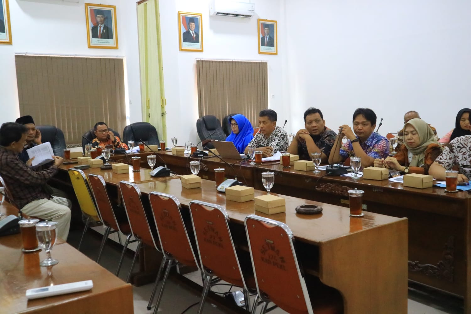 MASALAH SAMPAH: DPRD Kabupaten Pekalongan saat duduk bersama membahas solusi permasalahan sampah dan TPA baru, Rabu (23/4/2025)