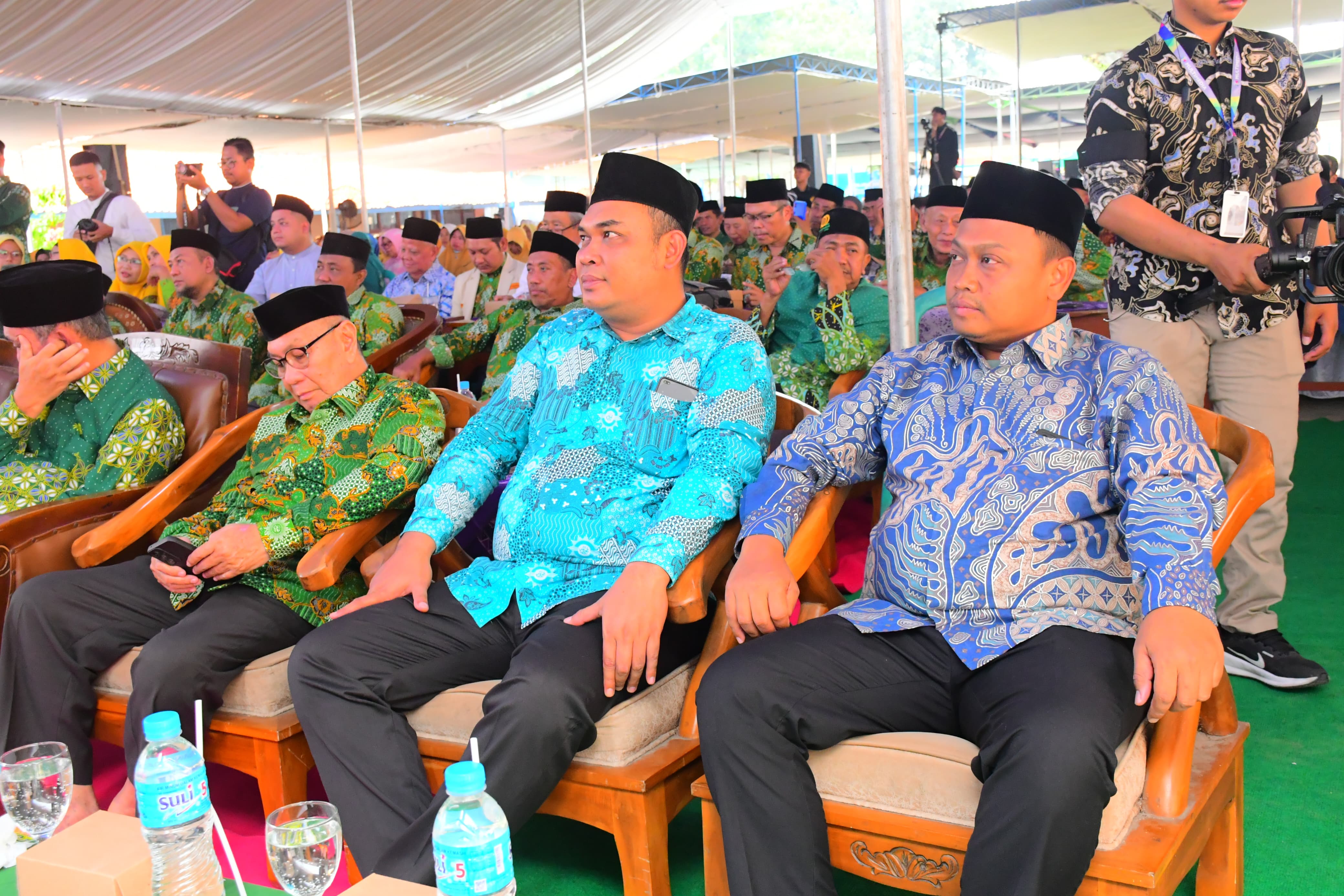 SINERGI: Wakil Ketua DPRD Kabupaten Pekalongan Ahmad Ridhowi saat menghadiri acara Halalbihalal Keluarga Muhammadiyah dan Aisyiyah, di IMBS Miftahul Ulum Pekajangan, Sabtu (26/4/2025)