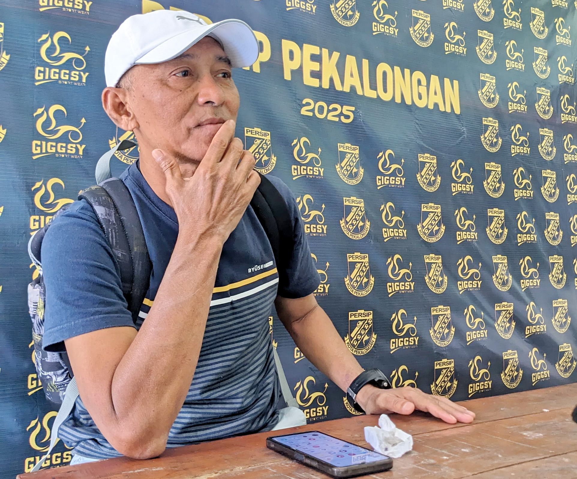 PERKENALAN - Coach Jamal Yastro saat dikenalkan sebagai pelatih Persip Pekalongan, pada Senin (28/4/2025