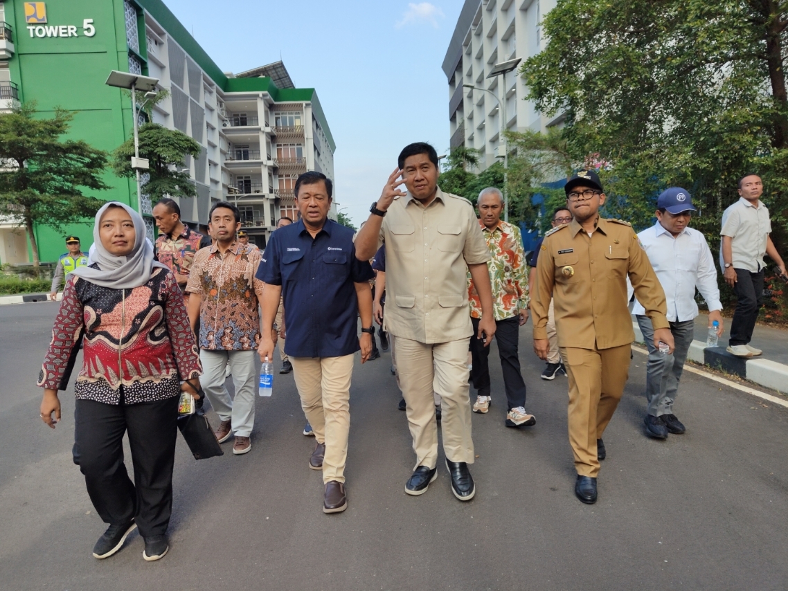 KUNJUNGAN: Menteri Perumahan dan Permukiman Indonesia, Maruarar Sirait saat melakukan kunjungan di Rusun KITB.
