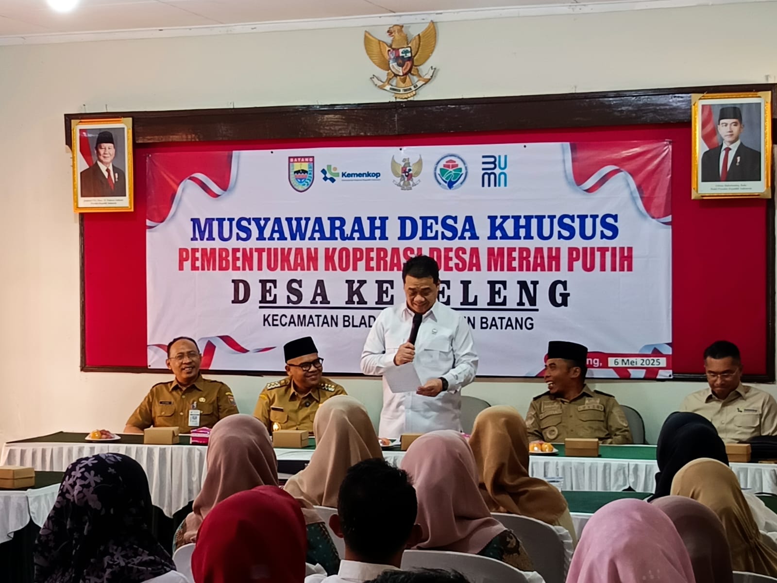 PERSIAPAN: Wakil Menteri Desa Ahmad Riza Patria saat mengunjungi Musyawarah Desa Khusus di Aula Destinasi Wisata Pagilaran Desa Keteleng, Kecamatan Blado.