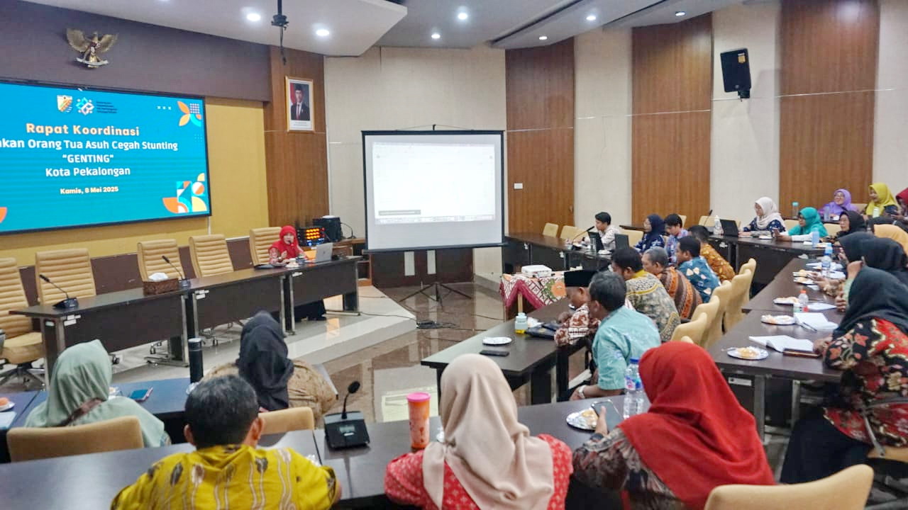 DISKUSI - Rakor bersama para lurah dan pengelola Dapur Sehat Atasi Stunting (Dashat) se-Kota Pekalongan di Ruang Buketan, Kamis (8/5/2025).