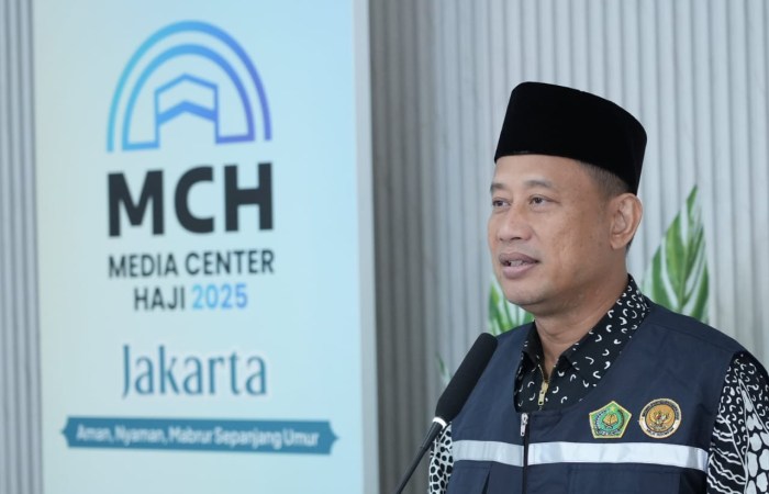 SIARAN PERS : Kepala Biro Humas dan Komunikasi Publik Kemenag, Akhmad Fauzin, dalam konferensi pers operasional haji hari ke-8 di Makkah, Kamis (8/5/2025).
