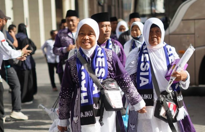 PENUH SYUKUR : Sebanyak 393 jemaah haji asal embarkasi Jakarta Pondok Gede (JKG) tiba di Bandara AMAA Madinah, Arab Saudi, Jumat 2 Mei 2025 pukul 07.15 WAS.
