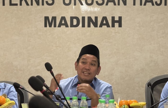 PELAYANAN HAJI : Kepala PPIH Arab Saudi Daker Madinah M Lutfi Makki usai meninjau hotel tempat menginap jemaah haji yang terpisah dari rombongannya di Madinah, Jumat 16 Mei 2025.