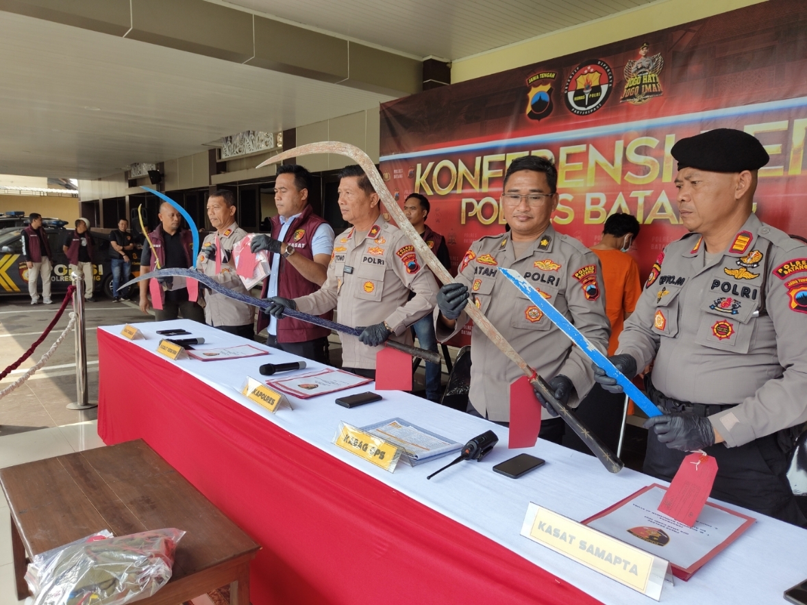 TAWURAN: Polres Batang saat melakukan konferensi pers terkait aksi premanisme di Kabupaten Batang.
