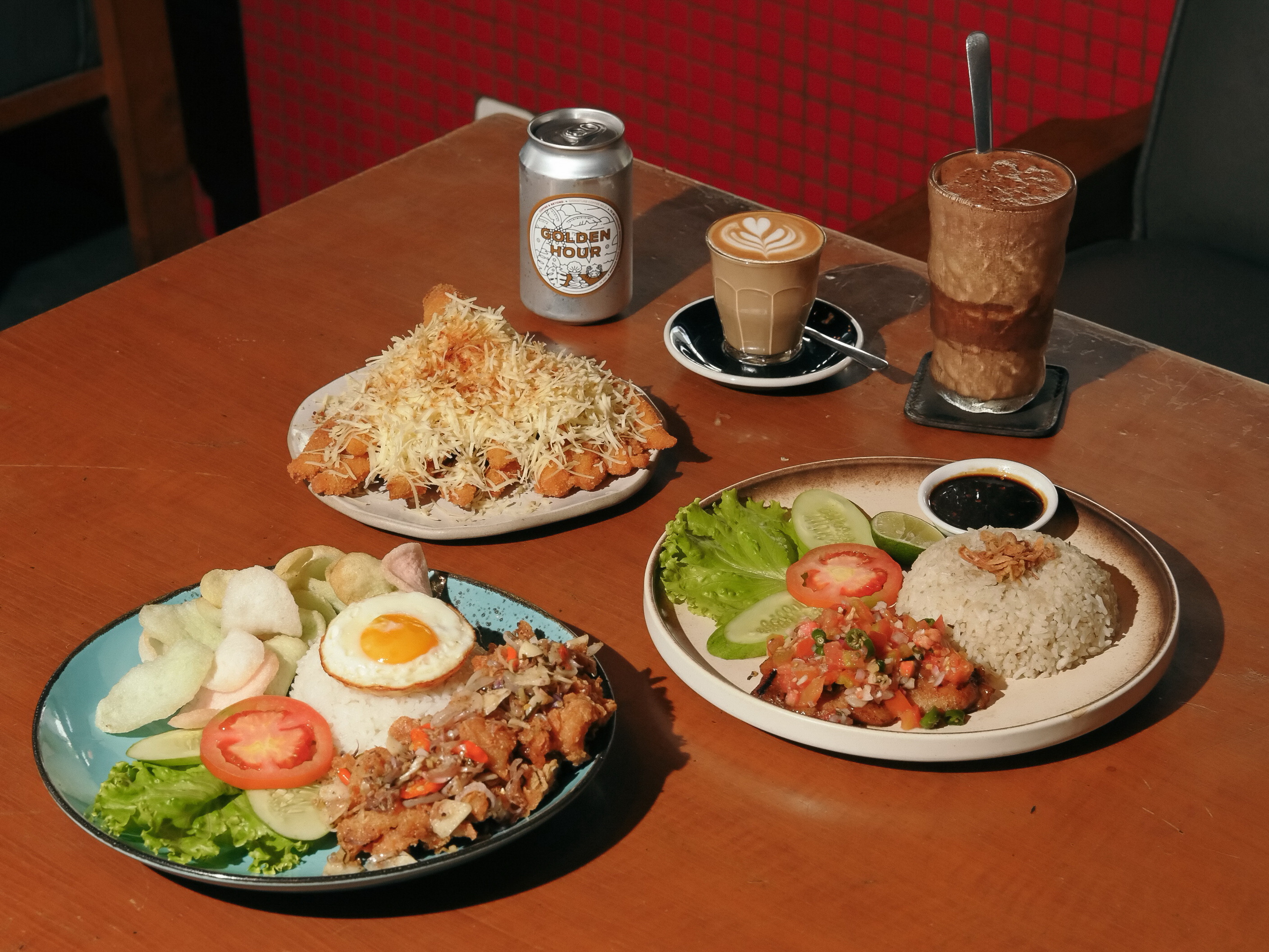 MENU ANDALAN - Beberapa menu andalan yang ditwarkan di cafe Beyond n Coffe Pekalongan.