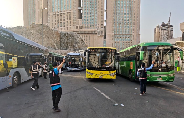 PUNCAK HAJI : Menjelang puncak haji 9 Zulhijjah 1446 H/ 5 Juni 2025, PPIH Arab Saudi mengumumkan penghentian sementara Bus Shalawat mulai 1 Juni 2026.
