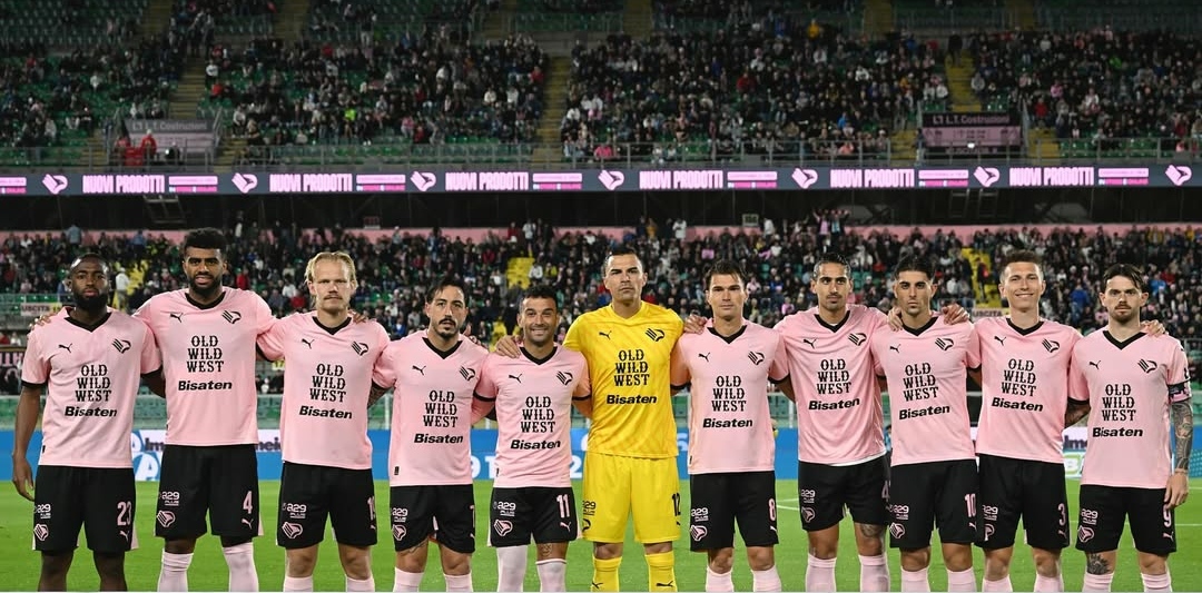 TANDING - Emilio Audero Mulyadi saat masih berkostum Palermo FC di Serie B, pada salah satu pertandingan.