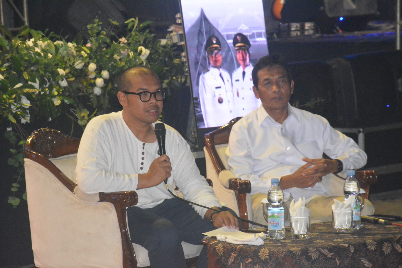 PEMBANGUNAN: Bupati Batang M Faiz Kurniawan bersama Wakilnya Suyono dalam momentum 100 hari kerjanya.