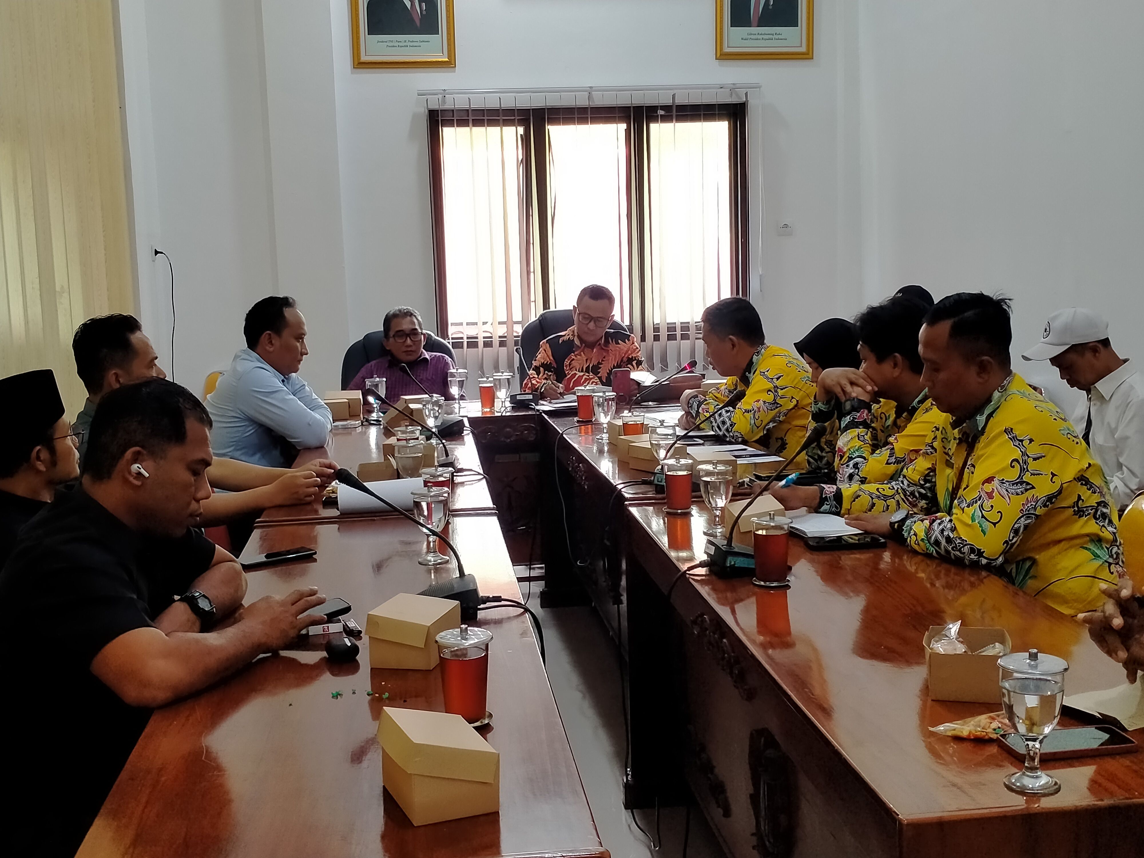 KOORDINASI: DPRD Kabupaten Pekalongan saat rapat koordinasi bersama Dinas Perkim-LH membahas permasalahan sampah, beberapa waktu lalu.