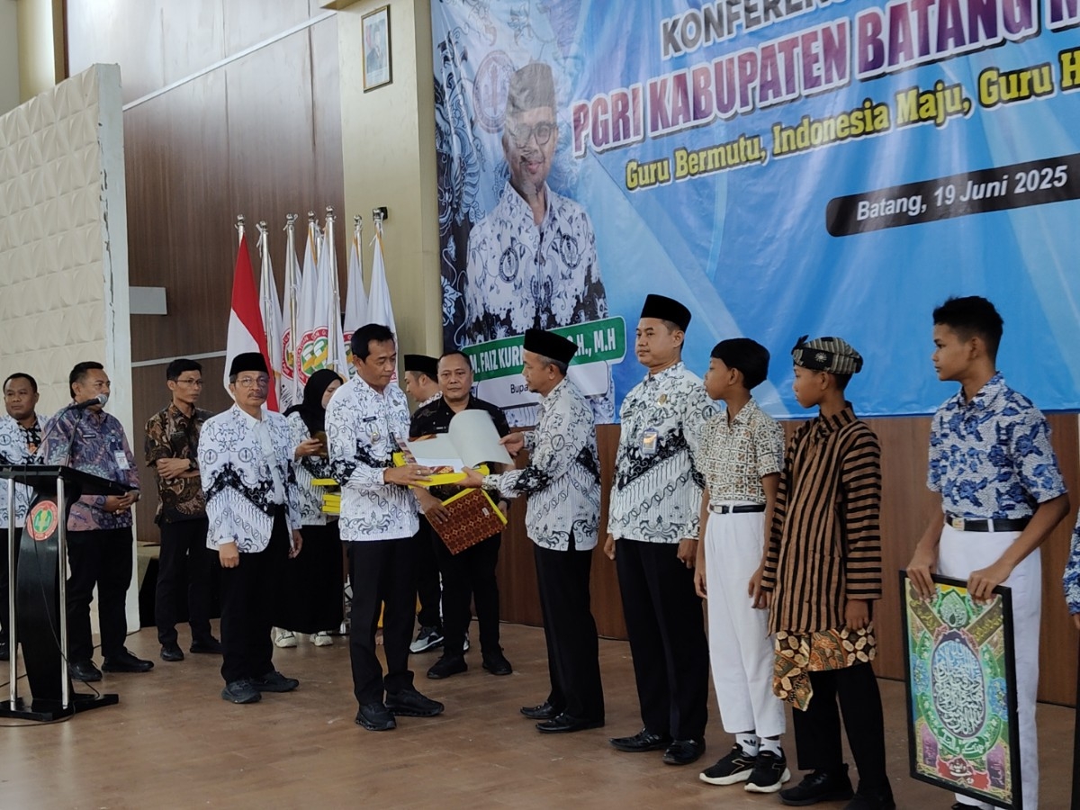PENINGKATAN KUALITAS: Suasana Konferensi Kerja Kabupaten I, PGRI Batang yang digelar di Gedung Guru, Kamis 19 Juni 2025.