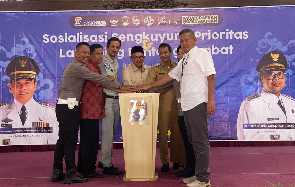 SOSIALISASI: Bupati Batang bersama Wakilnya Suyono dalam sosialisasi sengkuyung prioritas di Pendopo Kabupaten Batang.