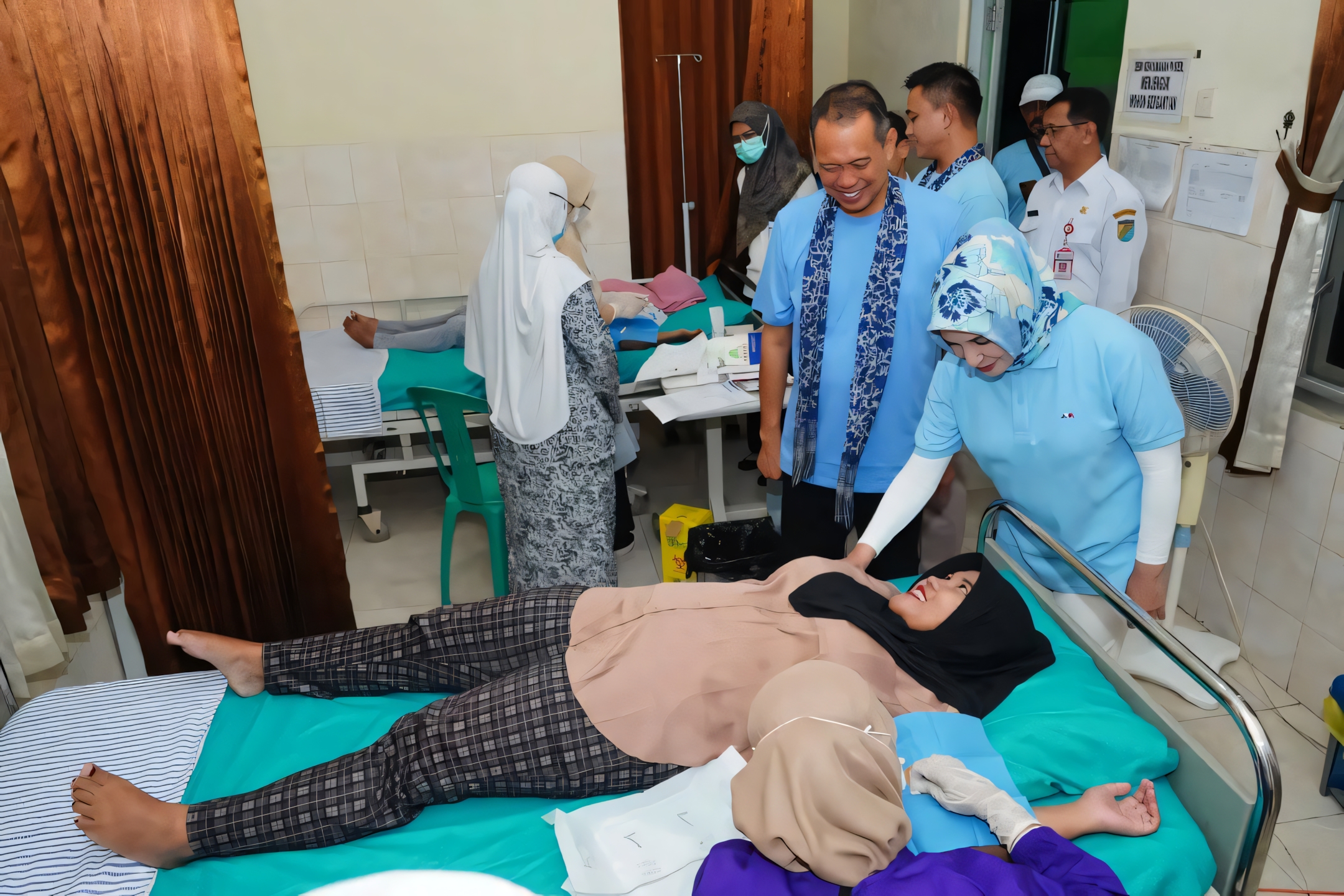PANTAU - Wakil WaliKota Pekalongan Hj Balgis Diab, bersama Deputi BKKBN Pusat cek pelayanan KB di Puskesmas Bendan, Rabu (25/6/2025).
