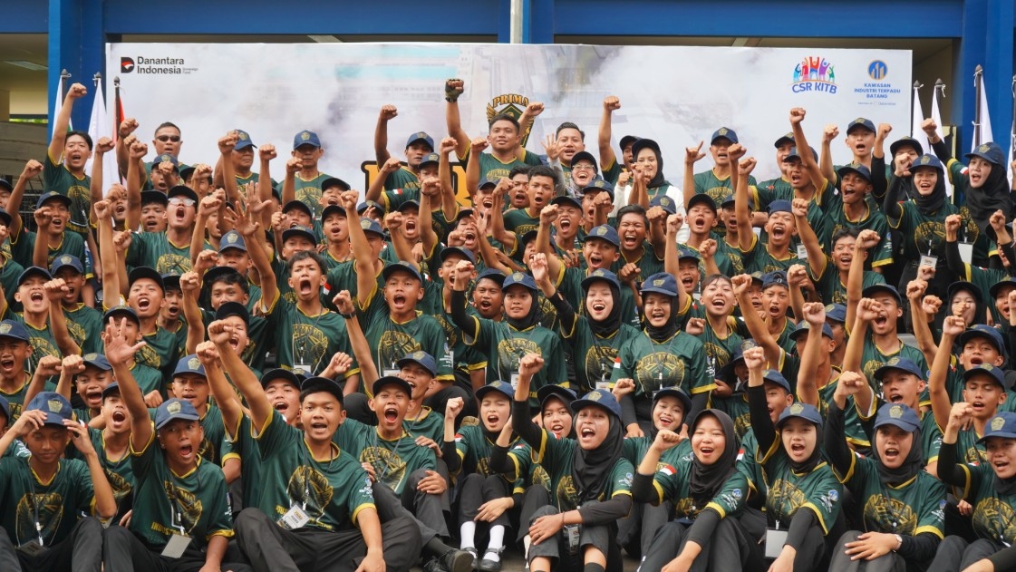 INDUSTRI: Para siswa SMK saat berada di KITB untuk mempelajari tentang dunia industri.