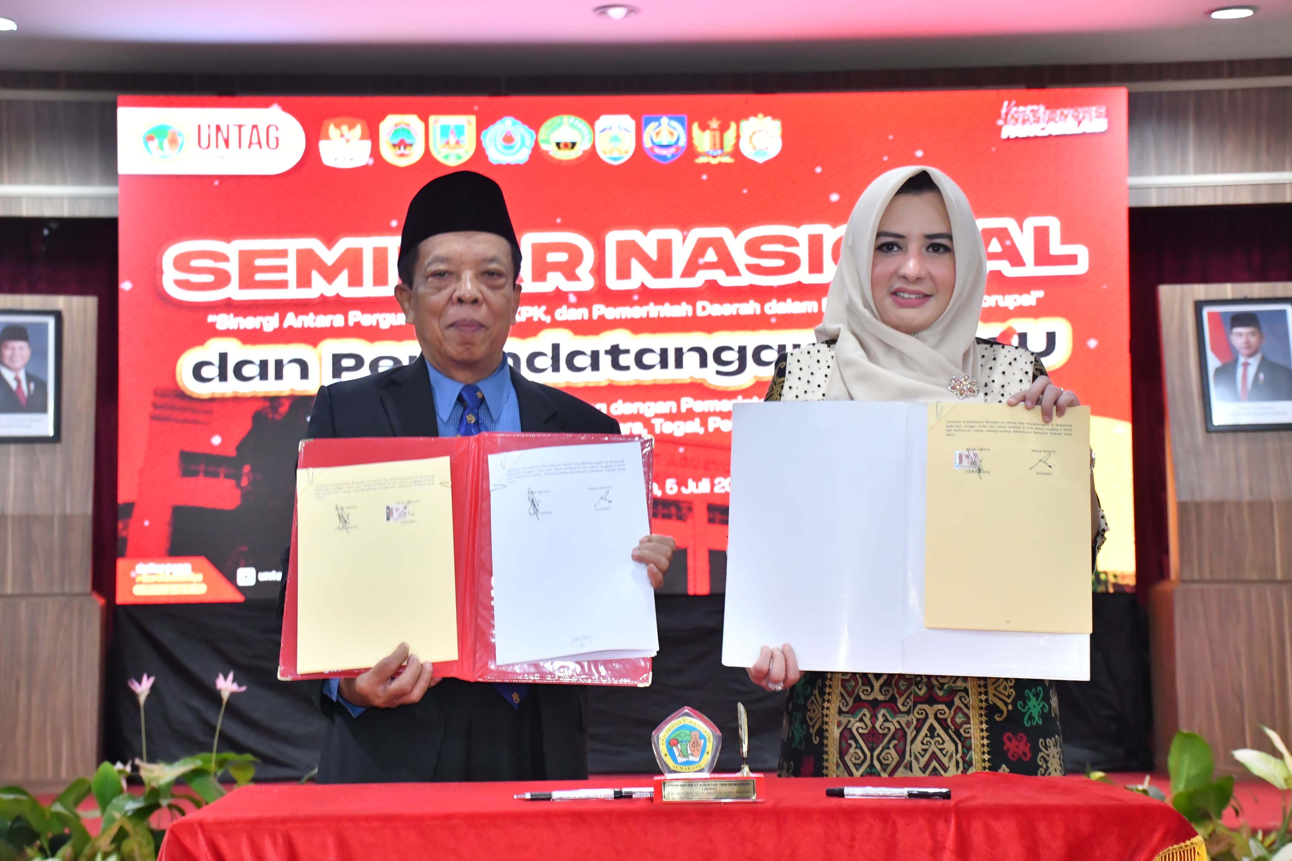 KERJA SAMA: Bupati Pekalongan Fadia Arafiq saat penandatanganan MoU kerja sama dengan Untag Semarang terkait Tridharma Perguruan Tinggi, Sabtu (5/7/2025).