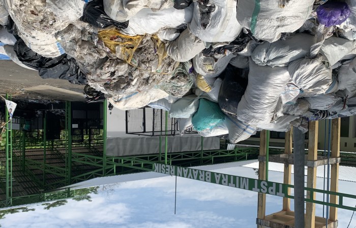 MESIN BARU : TPST Kertoharjo, Kuripan, Kecamatan Pekalongan Selatan, Kota Pekalongan, kini telah menggunakan mesin baru berkapasitas besar untuk mengolah sampah.