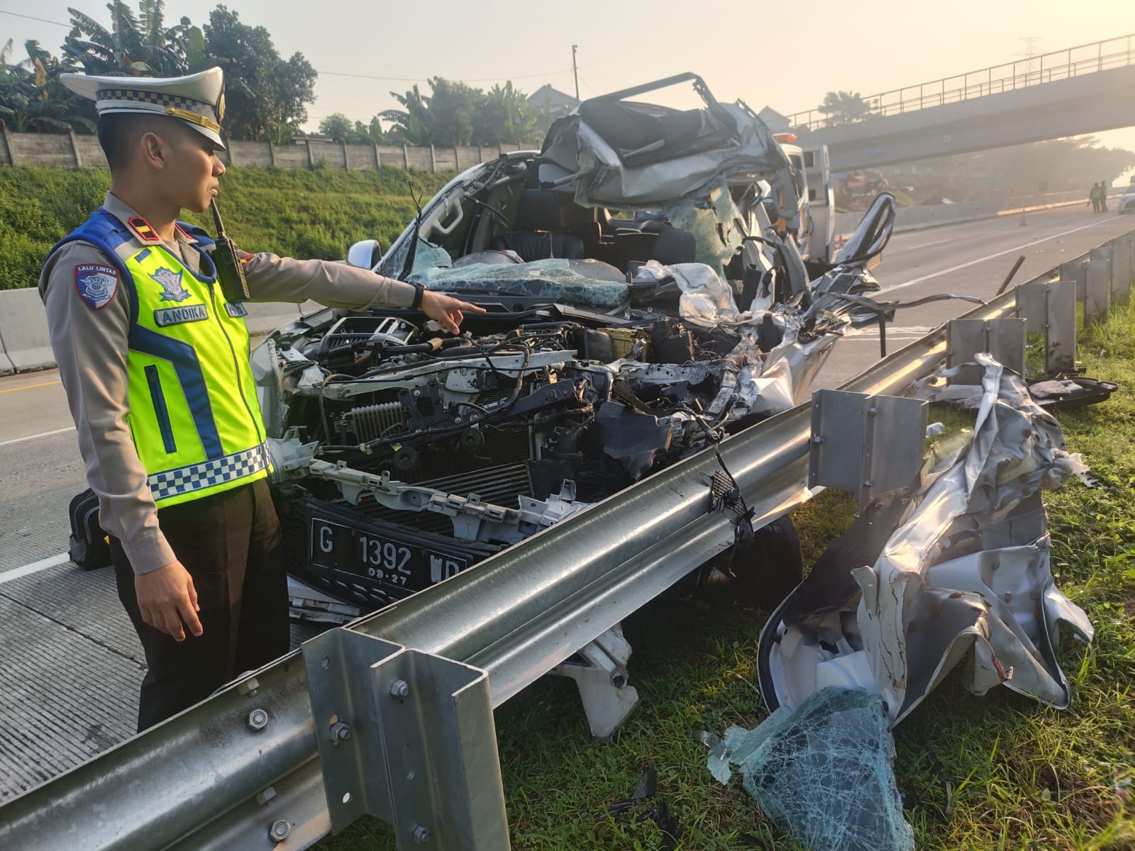 LAKA: Kondisi mobil Pajero Sport yang ringsek usai terlibat kecelakaan di tol Semarang-Batang.