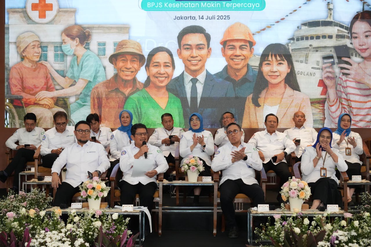 Direktur Utama BPJS Kesehatan, Ghufron Mukti bersama jajarannya dalam kegiatan Public Expose, Pengelolaan Program dan Keuangan BPJS Kesehatan Tahun 2024.