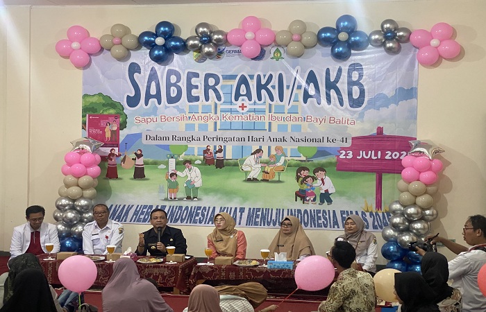HARI ANAK NASIONAL : Wali Kota Pekalongan H Achmad Alf Arslan Djunaid pada perayaan Hari Anak Nasional (HAN) ke-41, di Aula Puskesmas Kota Pekalongan, Selasa (23/7/2025).